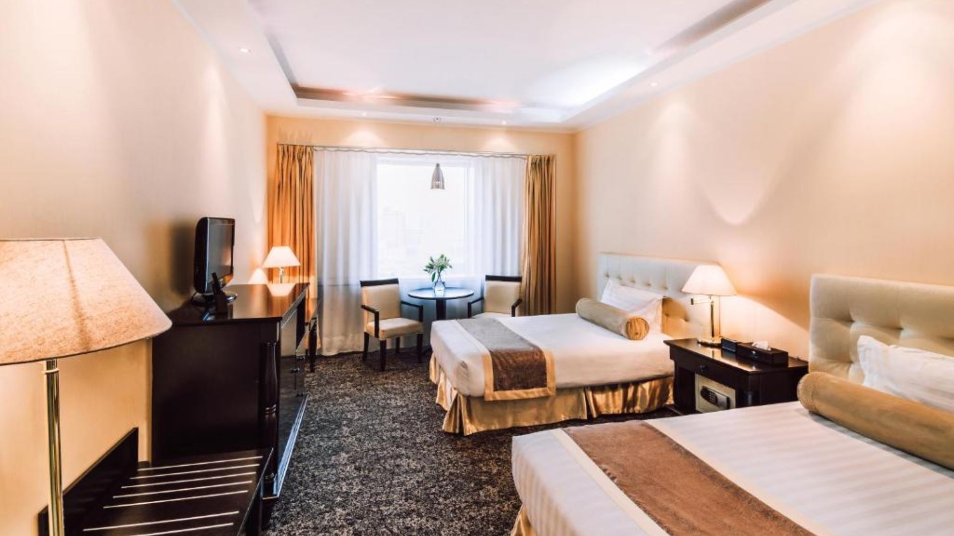Chinggis Khaan Hotel