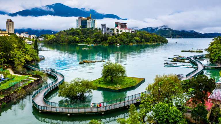 7D6N Essence of Western Taiwan