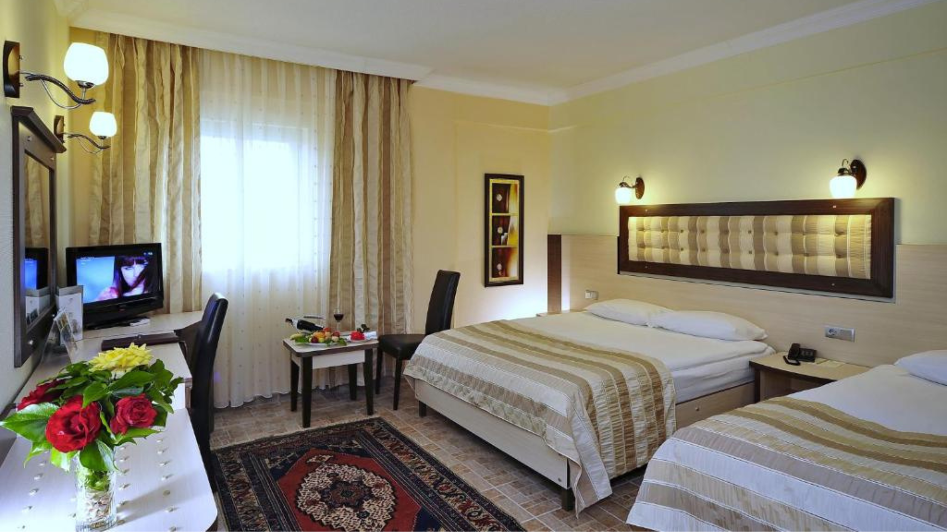 Monark Hotel