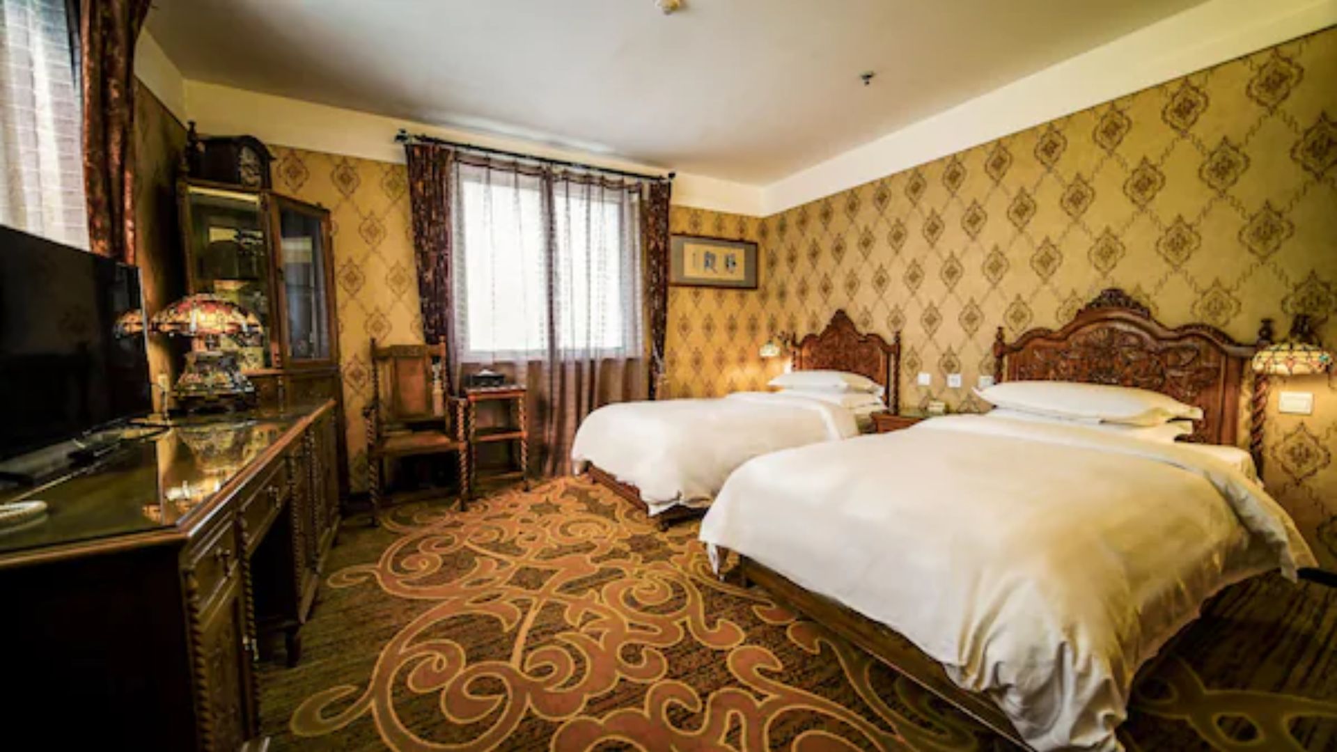 Dongfang Hotel