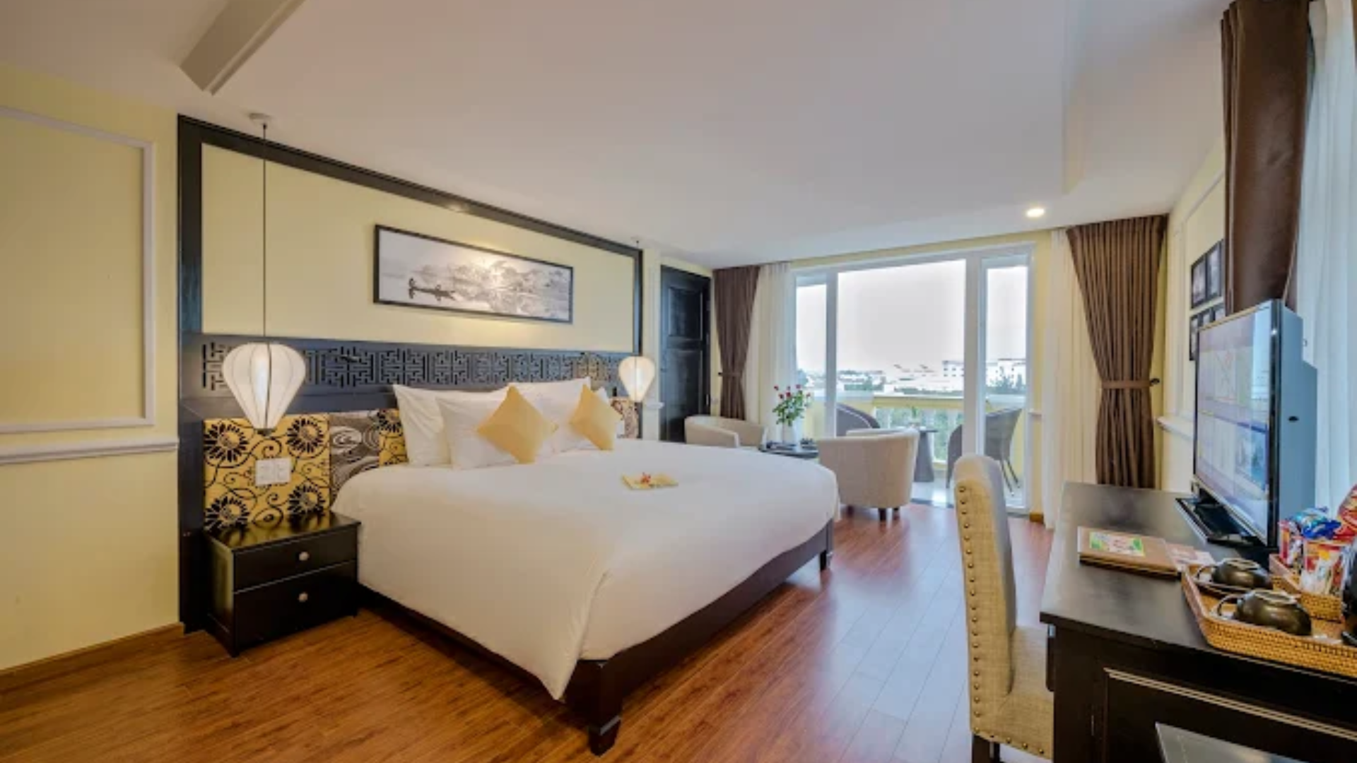  Le Pavillon Hotel 