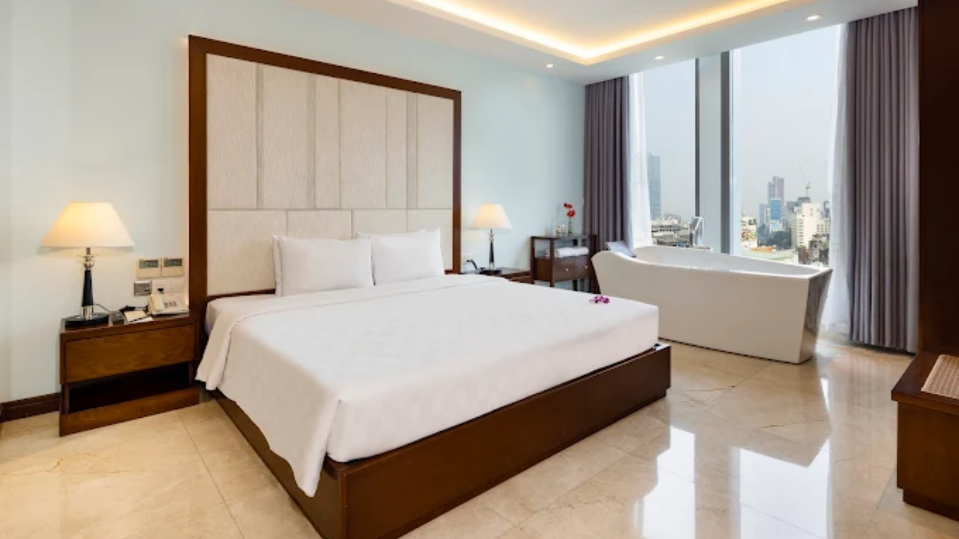  Eden Star Saigon Hotel