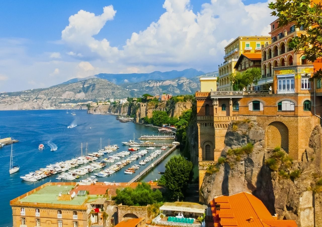 9D8N Southern Italy Escape (KIN)