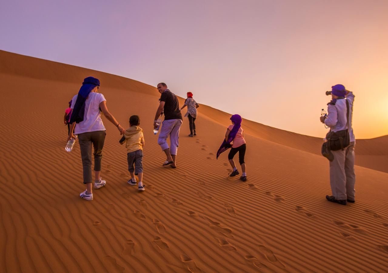 9D8N NatGeo Family Journeys: Morocco Ancient Souks to the Sahara (DCKNF)