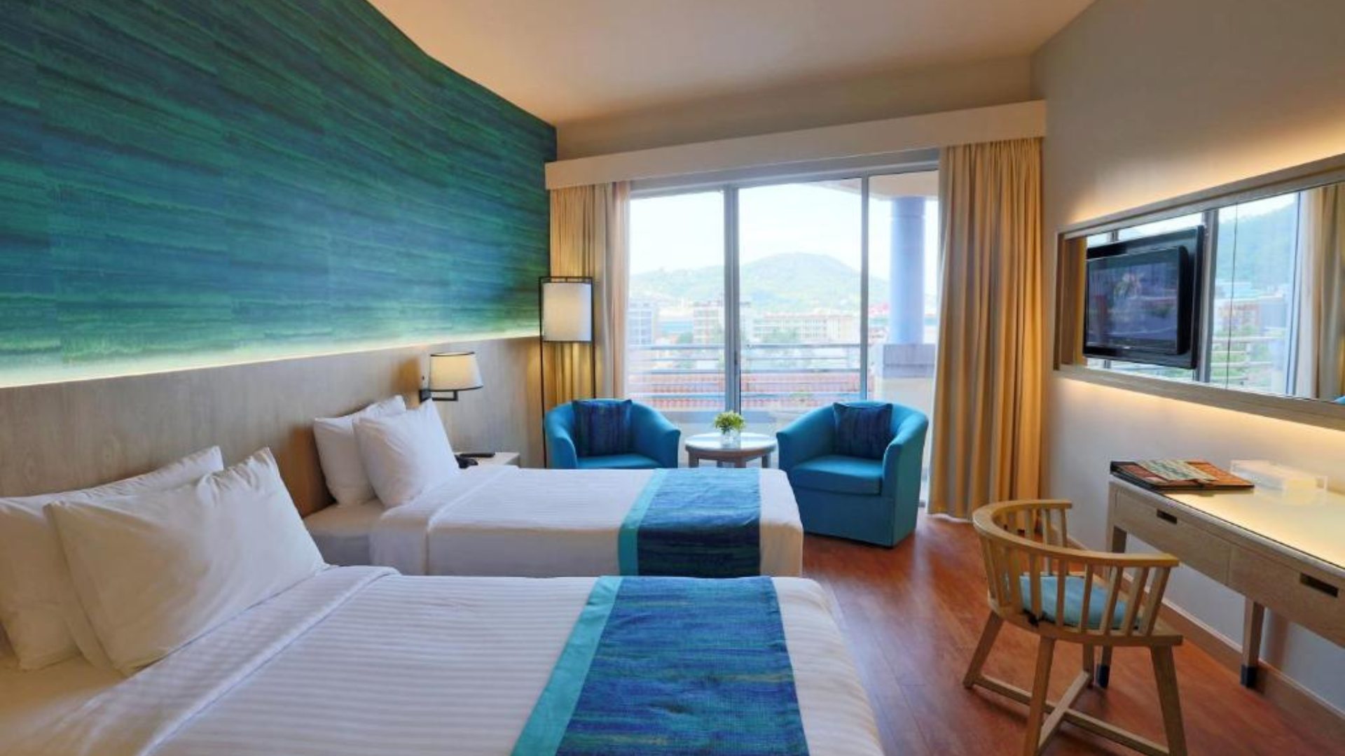 Ashlee Plaza Patong