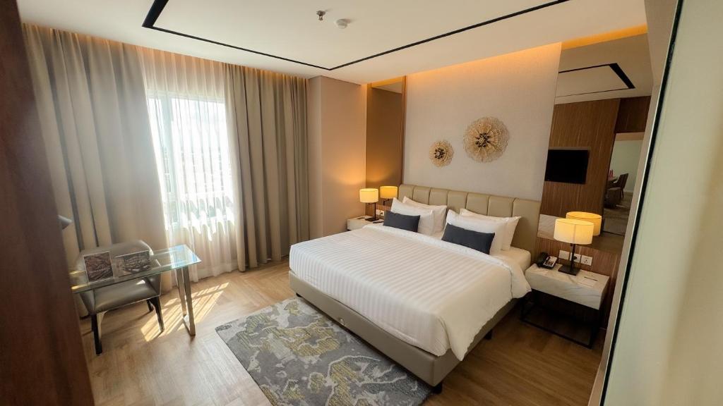 Grand Zuri Hotel
