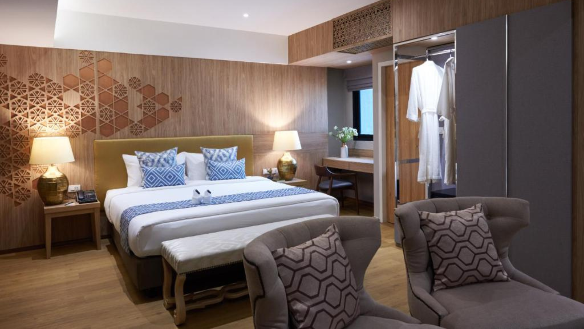 Almas Hotel