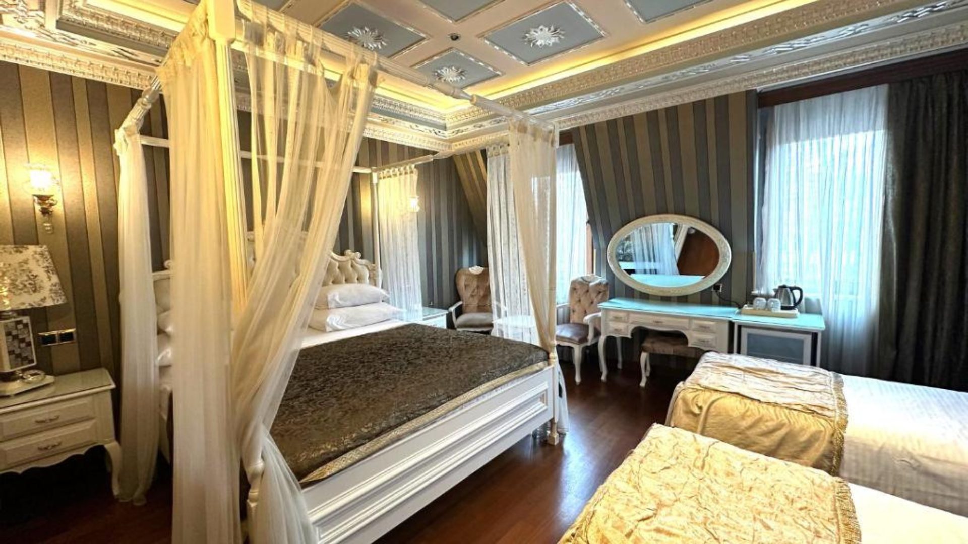 Golden Horn Hotel
