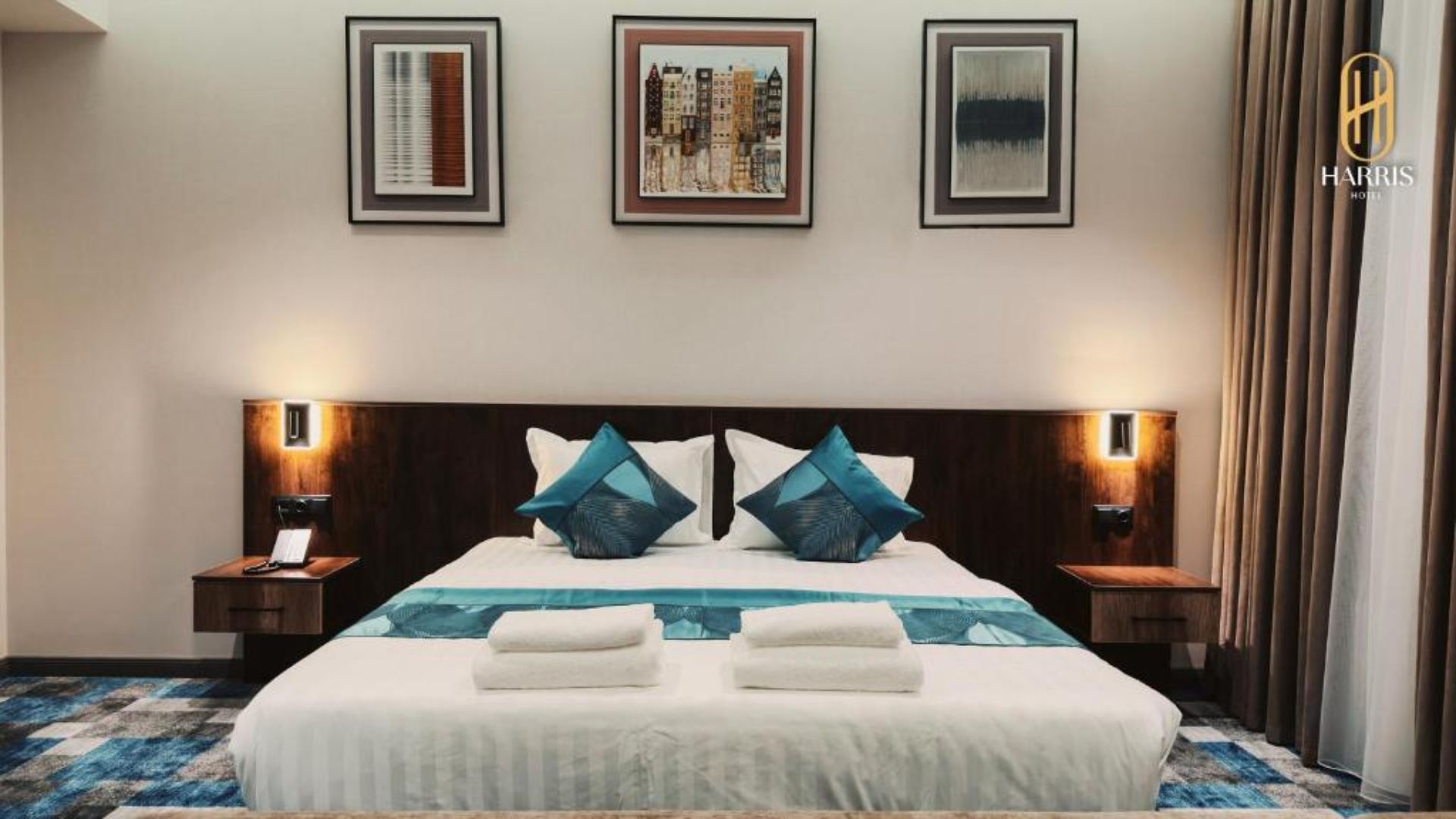 Harris Hotel 