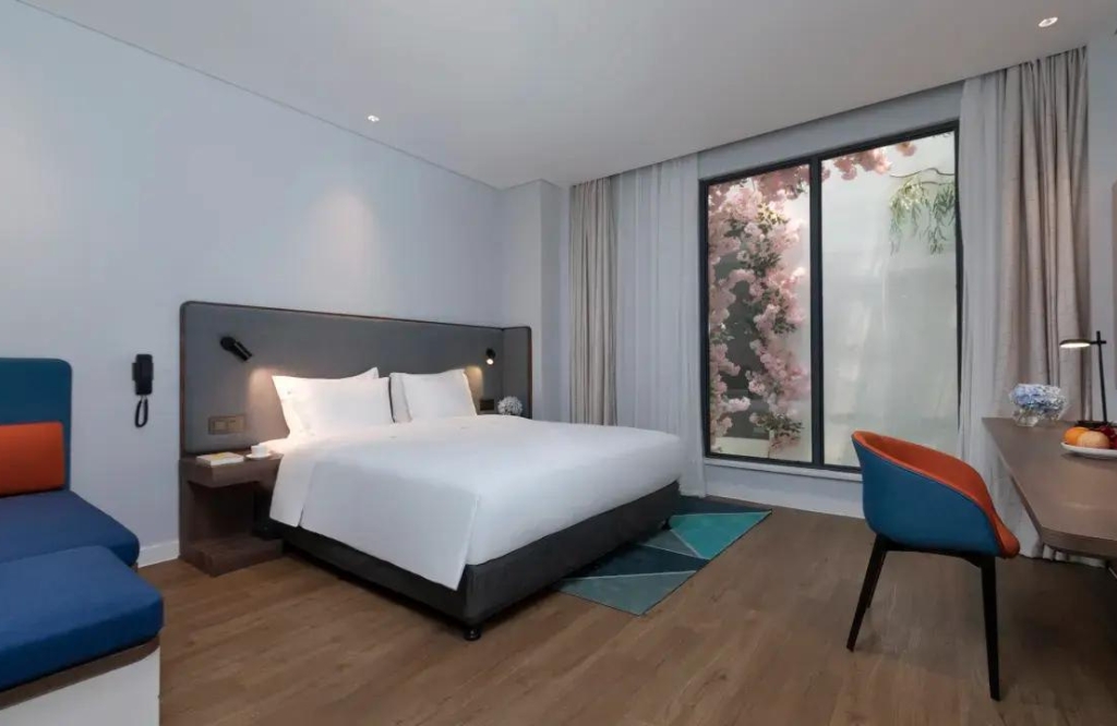 Holiday Inn Express Hotel 