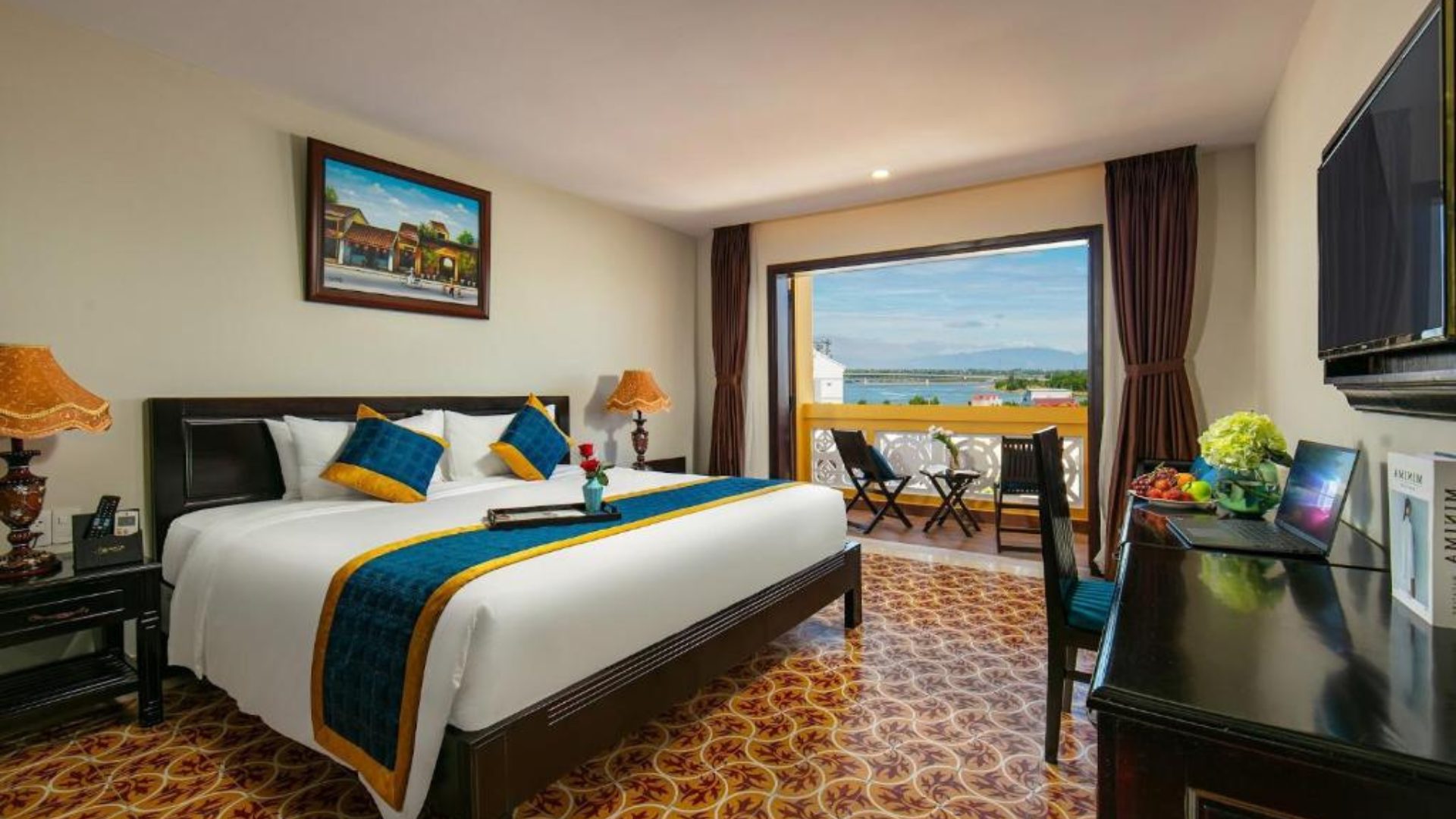 La Charm Hotel