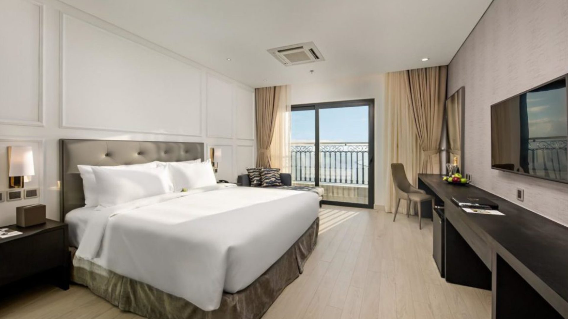 Golden Bay Hotel