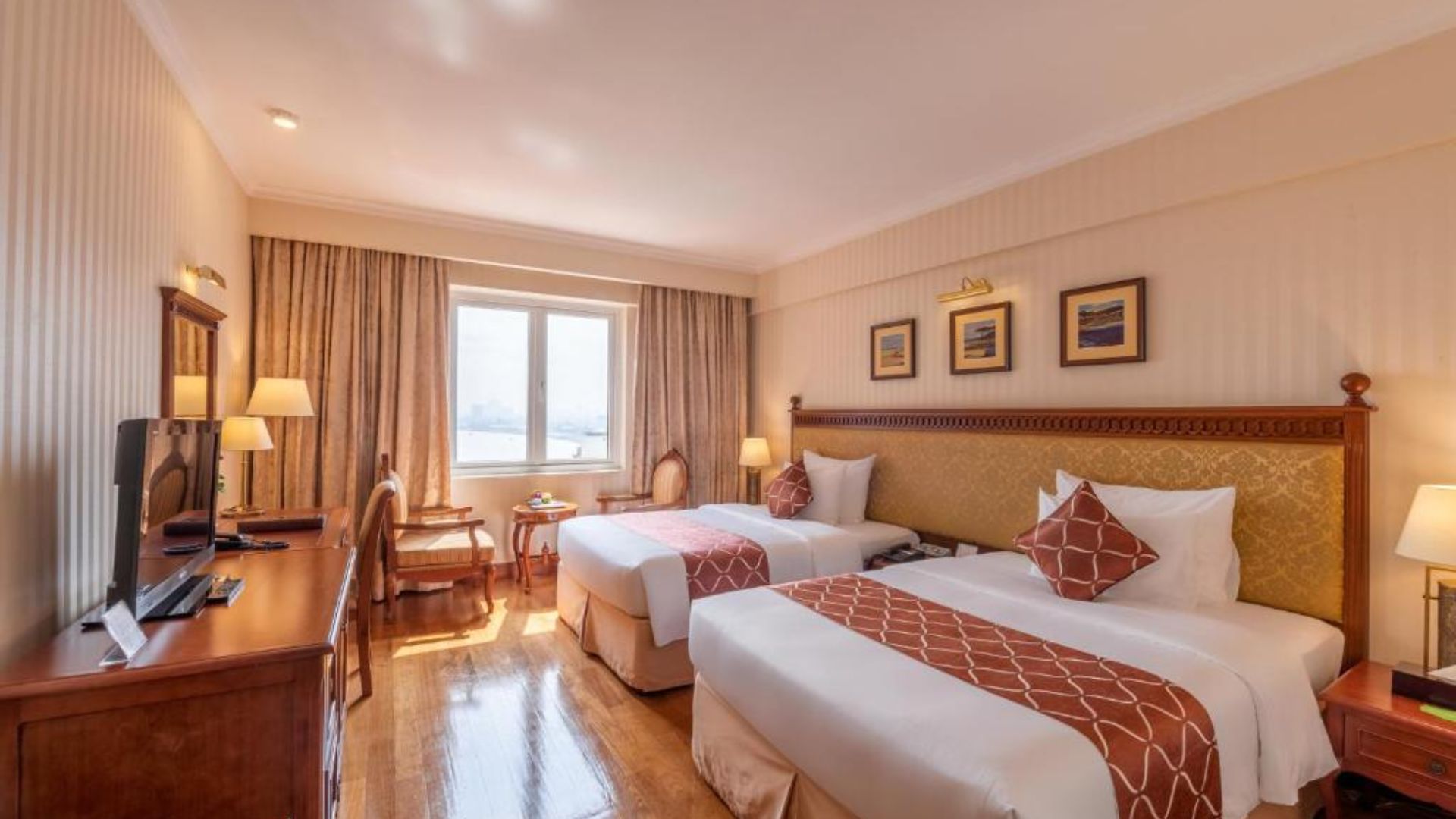 Grand Saigon Hotel 