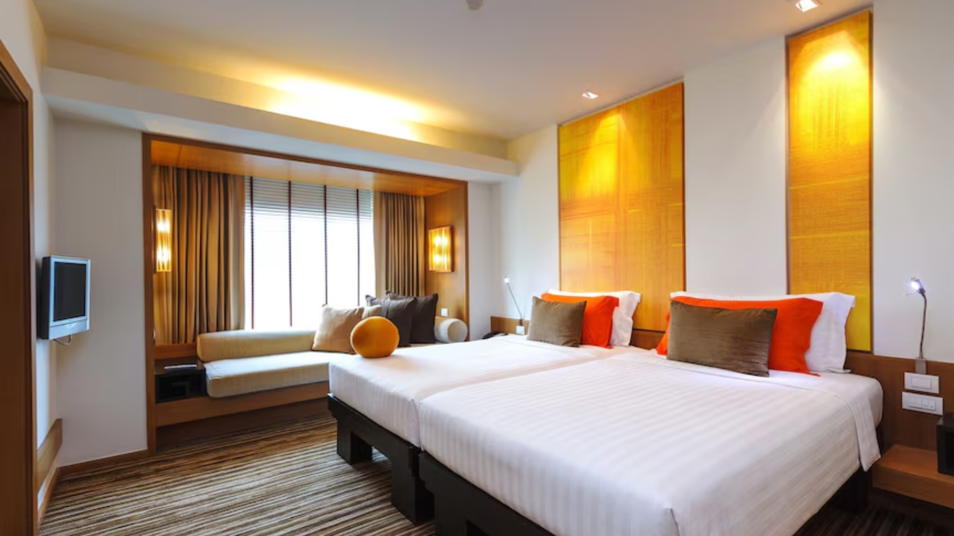 Dusit D2 