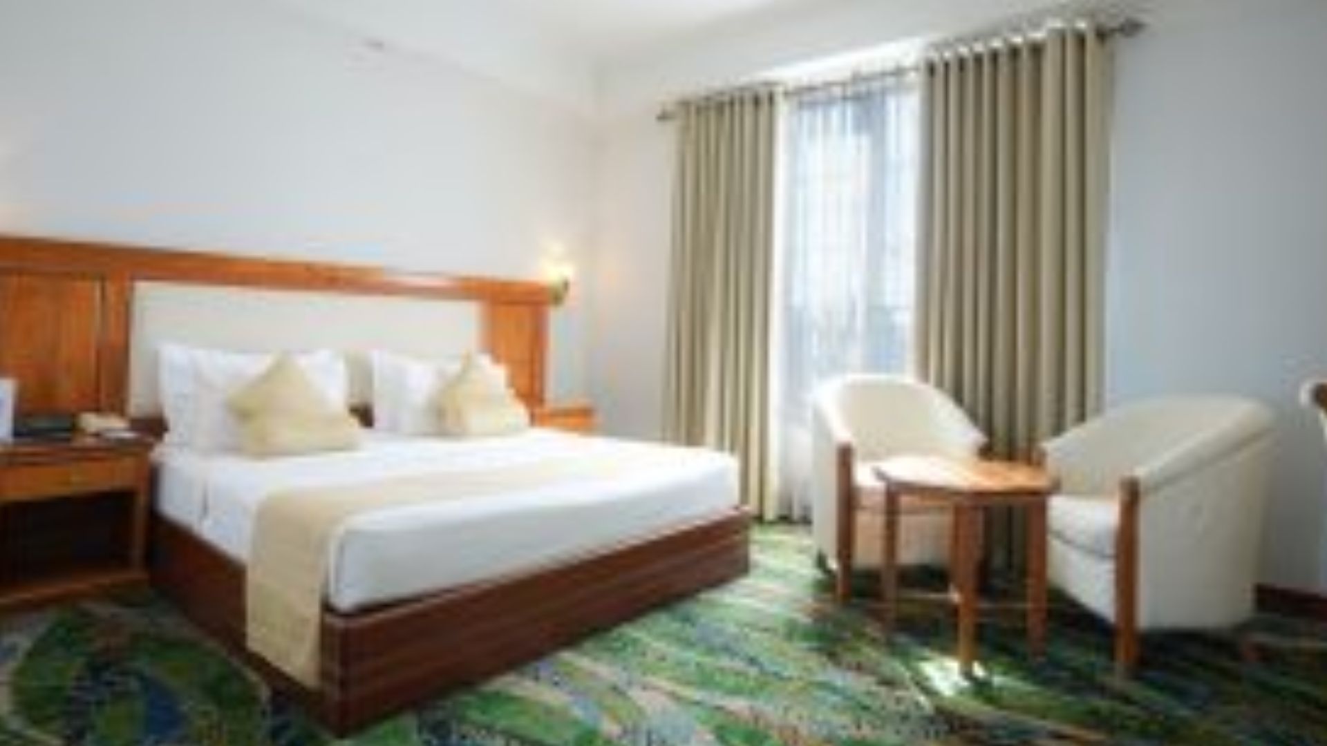 Araliya Green Hills Hotel