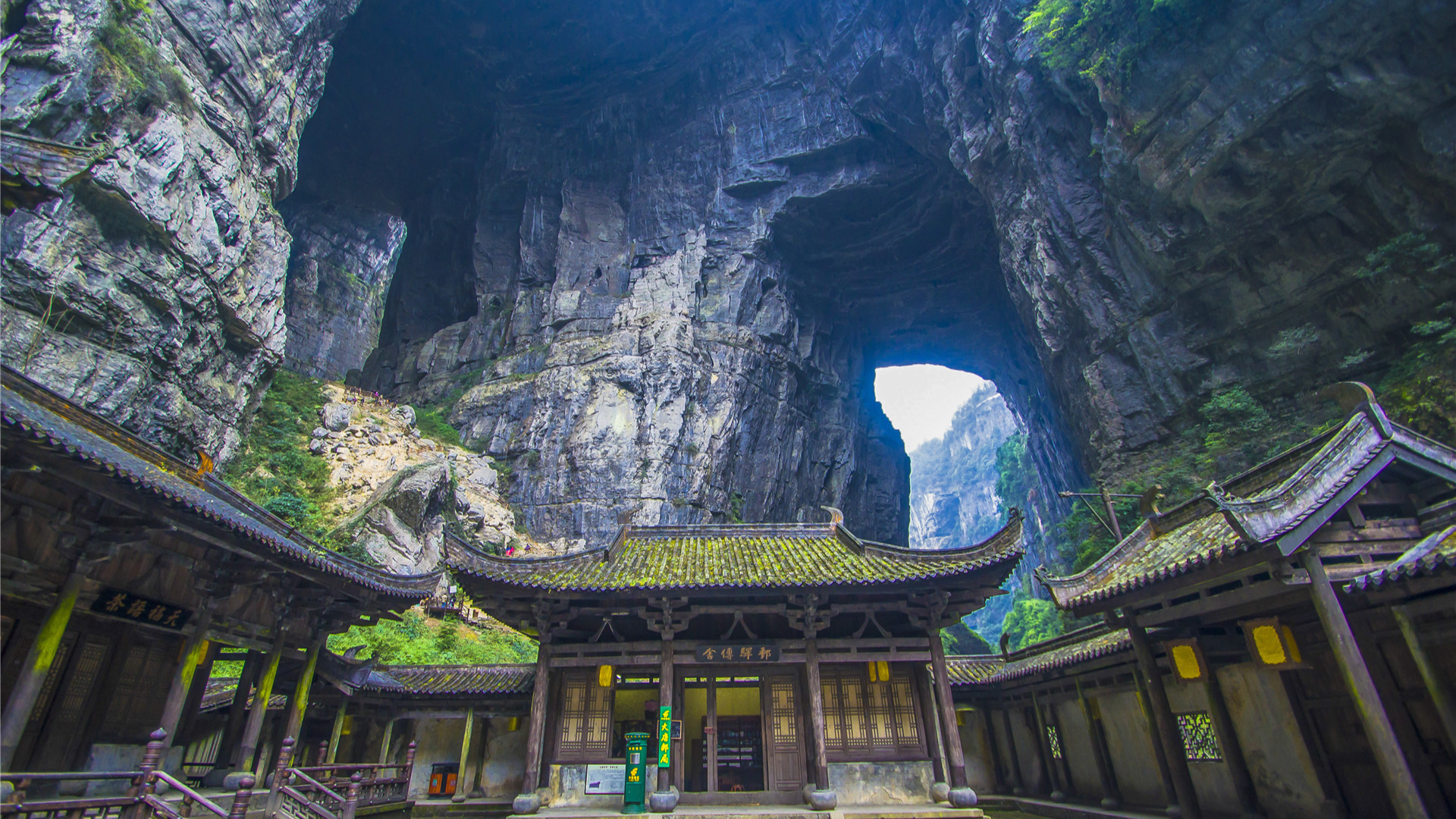 6D5N Chongqing & Wulong Buzz (Muslim)