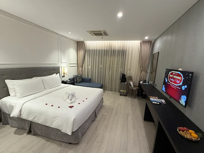 Golden Bay Hotel