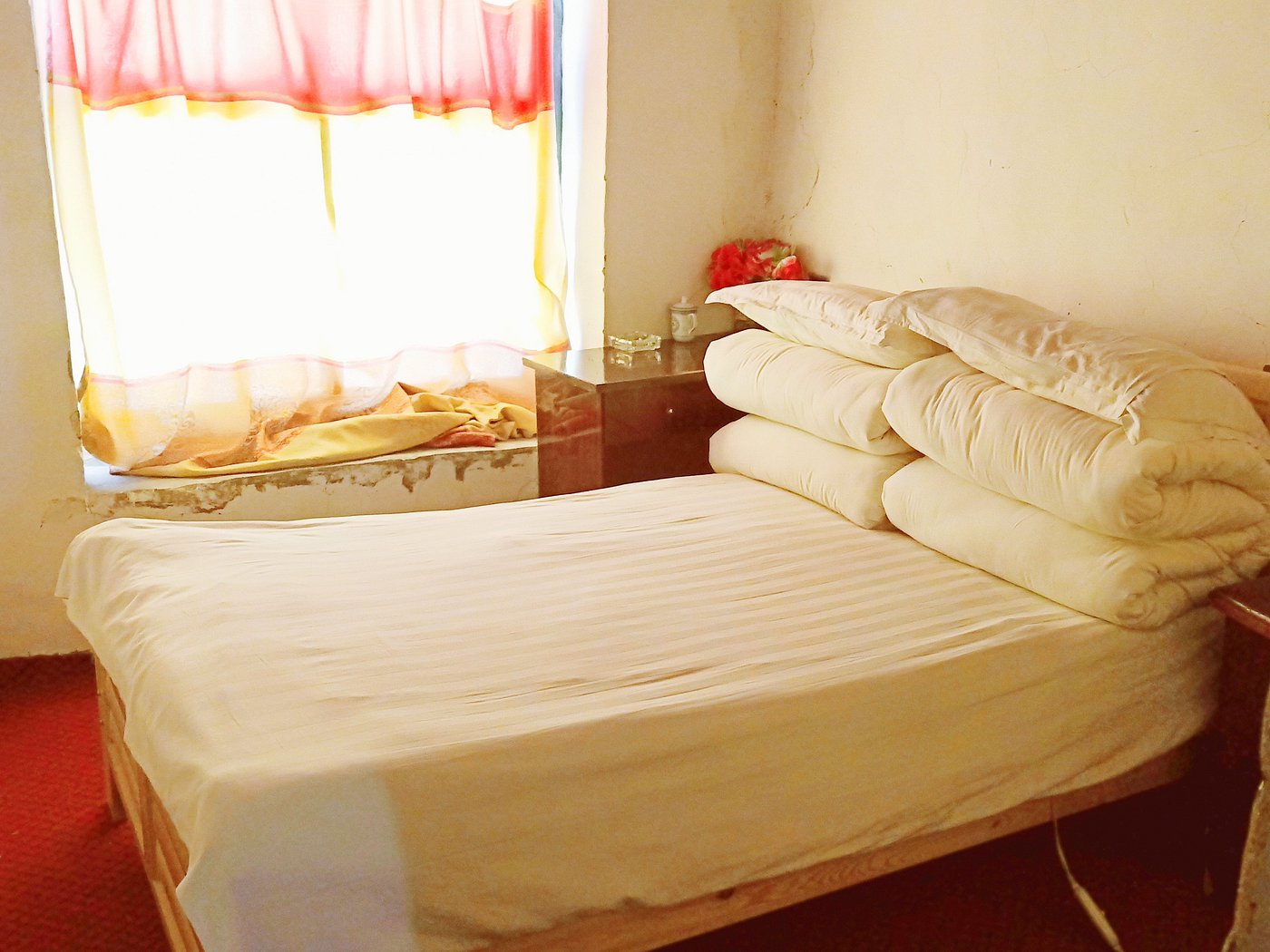 Mount Everest Rongbu Monastery Hotel