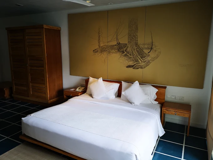 Jetwing Blue Hotel Or Similar