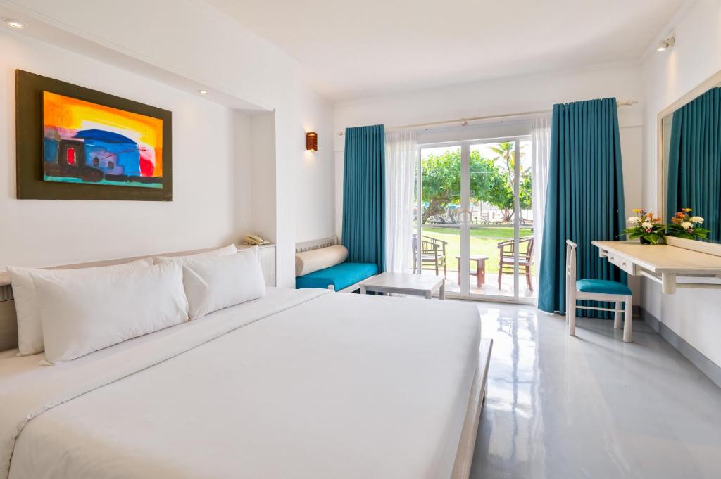 The Palms Hotel or similar