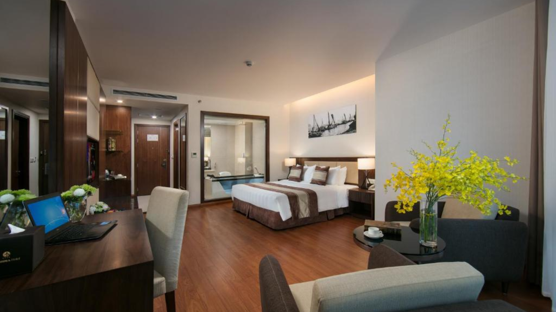 Marina hotel