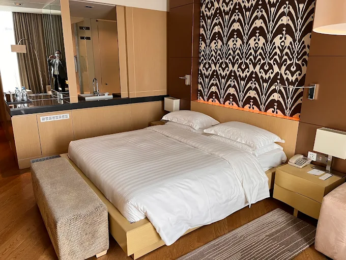 Hyatt or similar