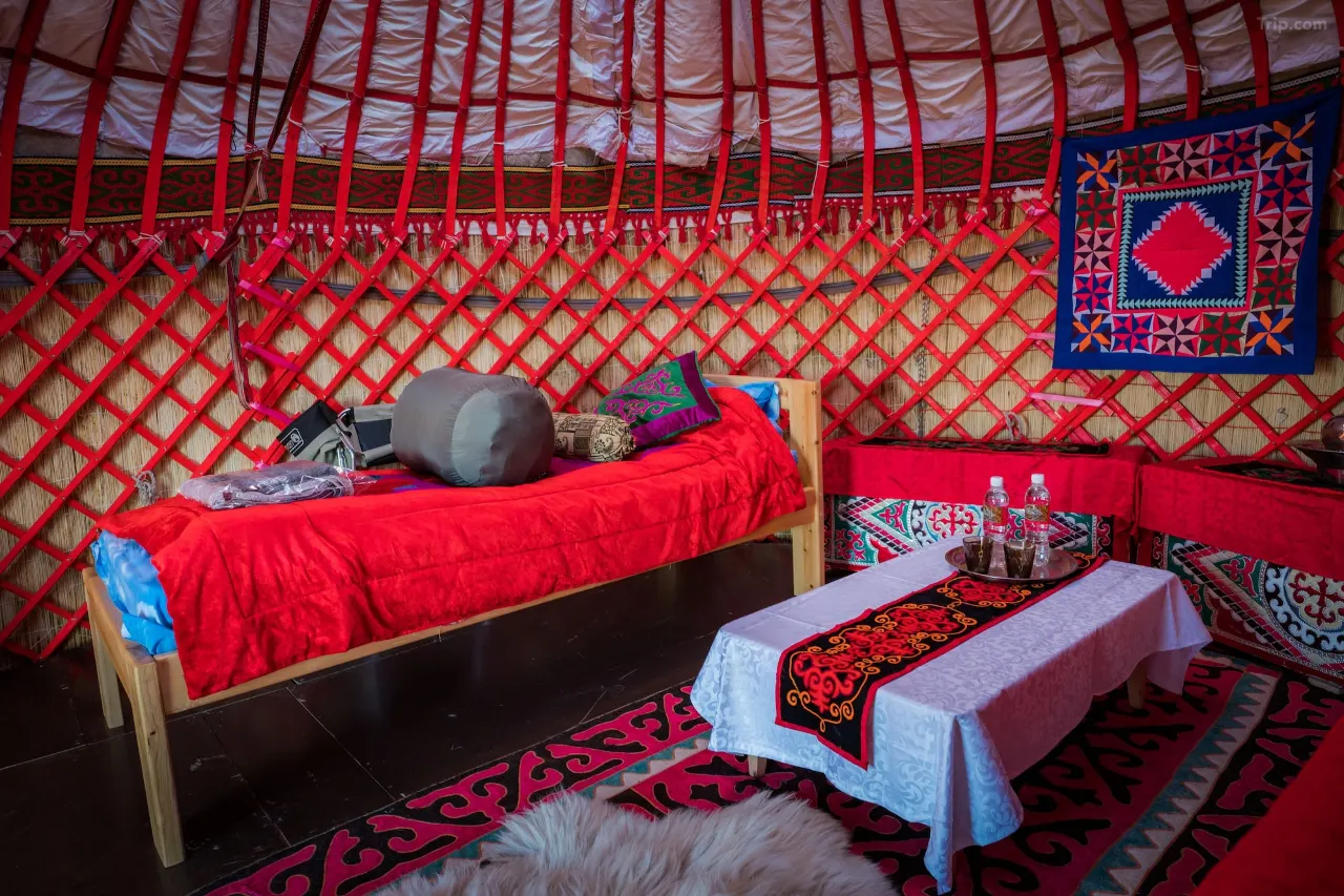 AK-SAI yurt camp