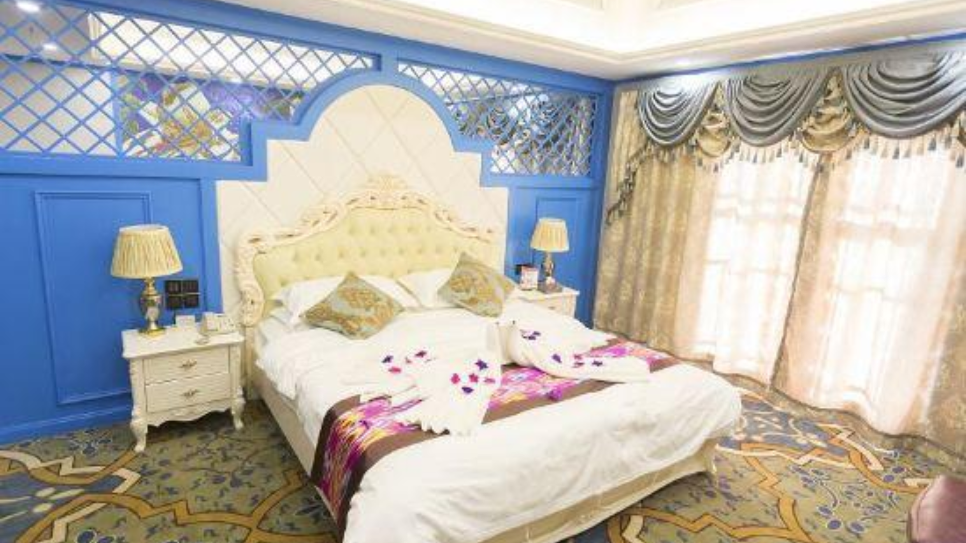 Turpan Friendship Peak Holiday Hotel