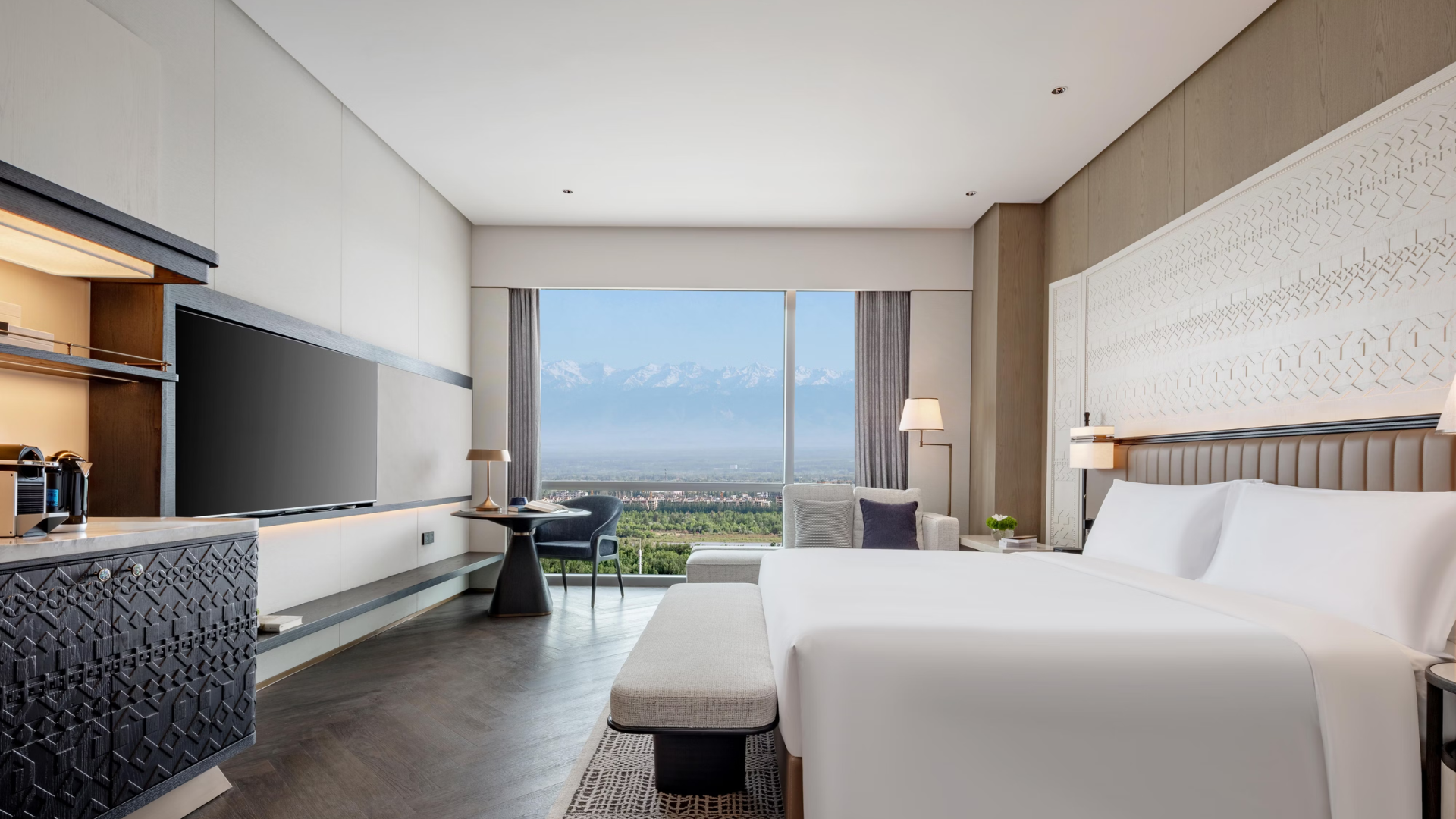 Huamei Shengdi Yining InterContinental Hotel