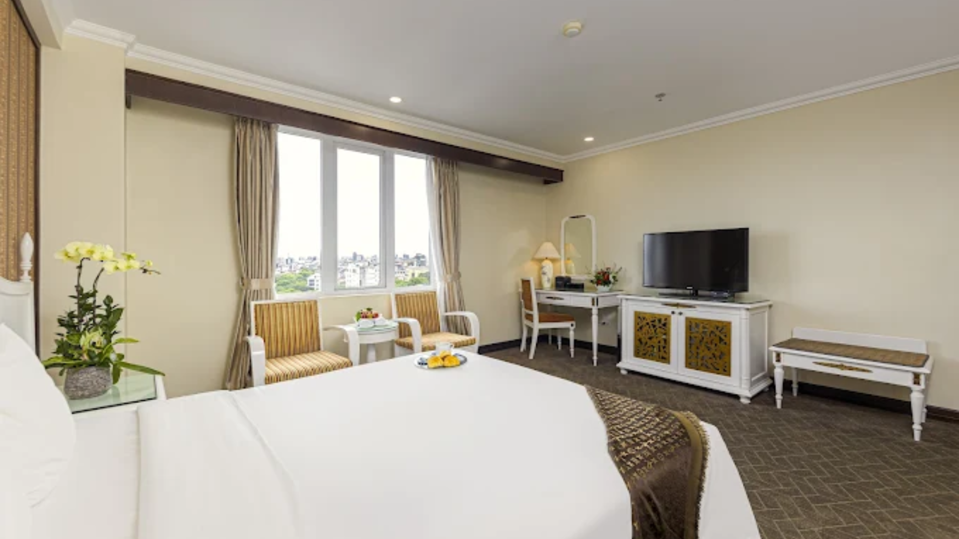 Chalcedony Hotel