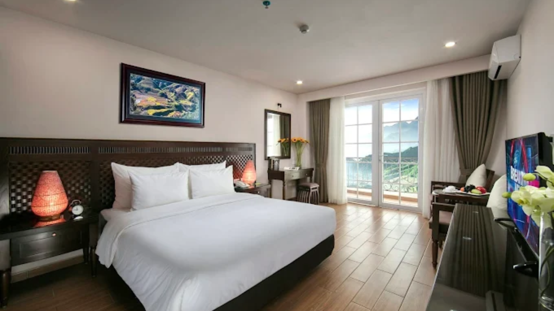 Azura Hotel
