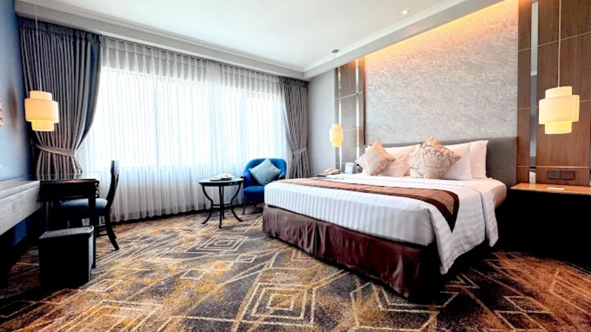 Aston Tropicana Hotel
