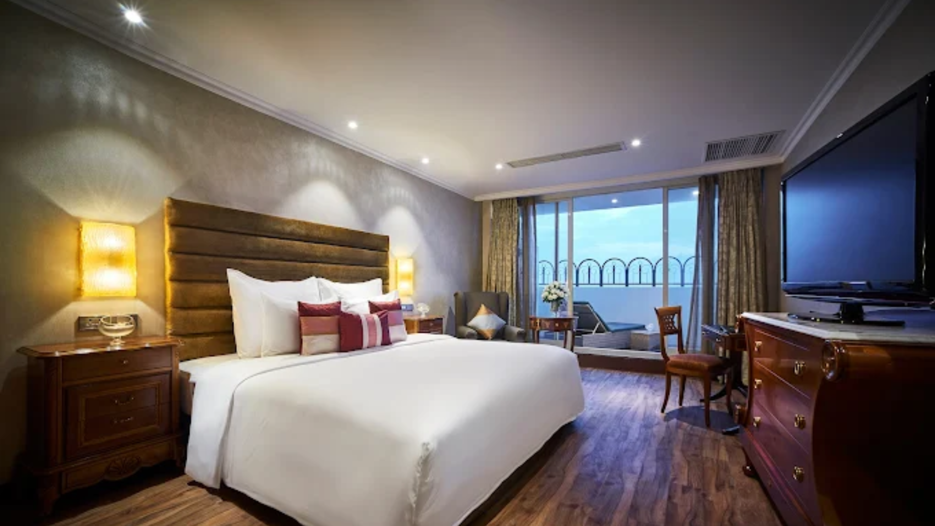 Windsor Plaza Hotel