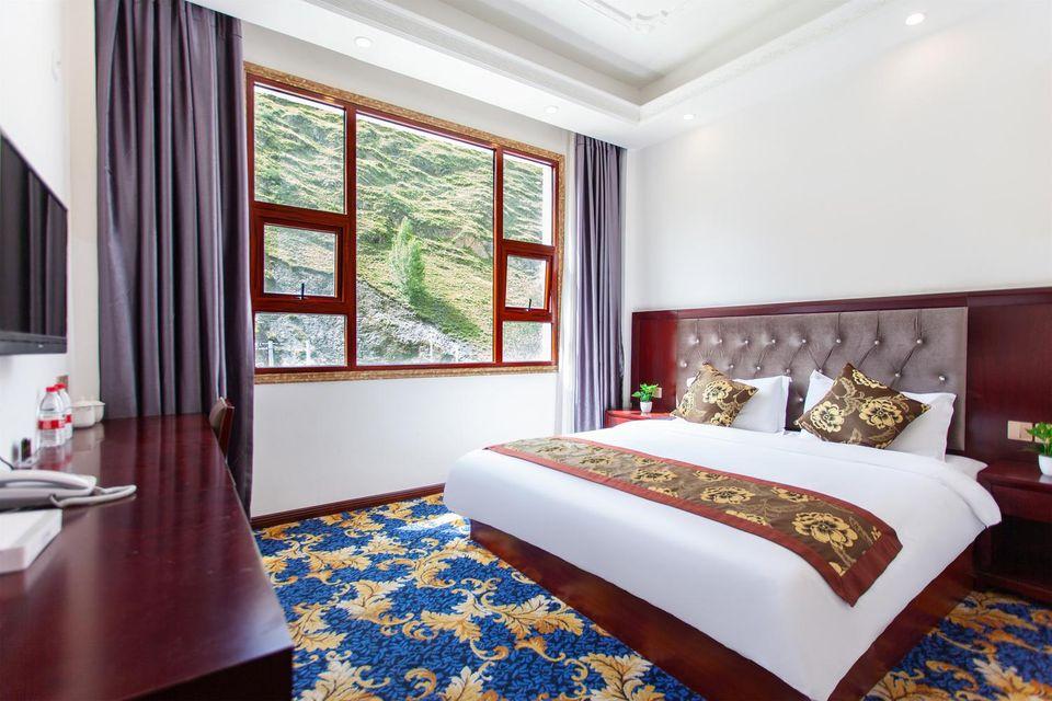 Elsa Hotel