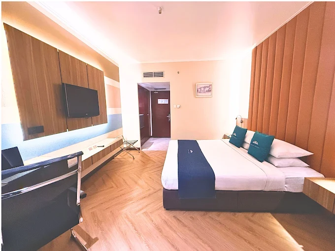 Howard Johnson by Wyndham Kota Kinabalu City Centre (or similar)