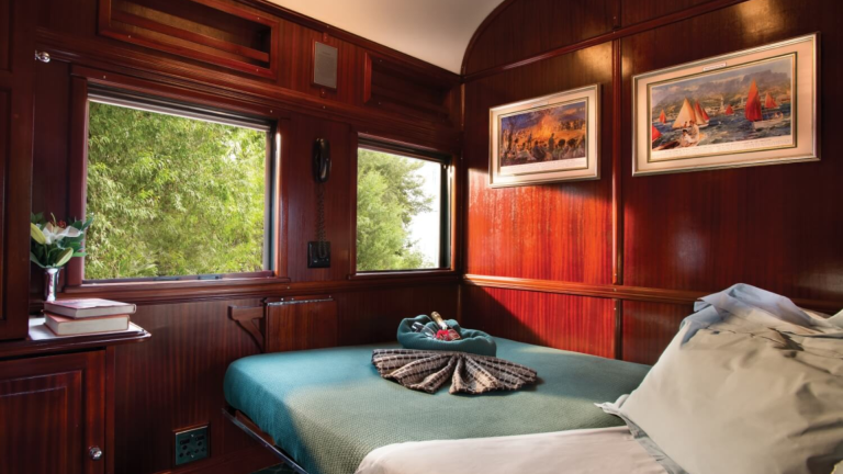 Railbookers: 10D9N Luxury Rovos Rail from Pretoria to Cape Town