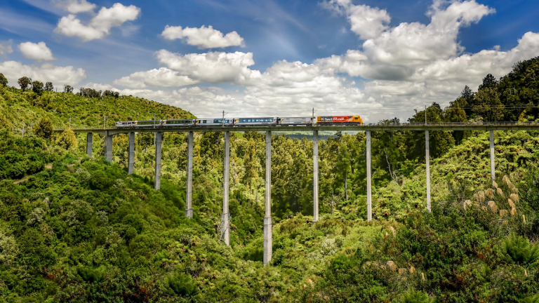 Railbookers: 8D7N Essential New Zealand