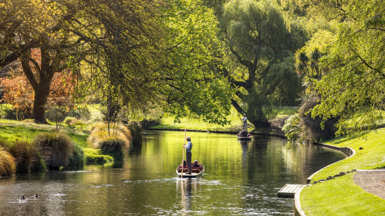 Railbookers: 8D7N Essential New Zealand