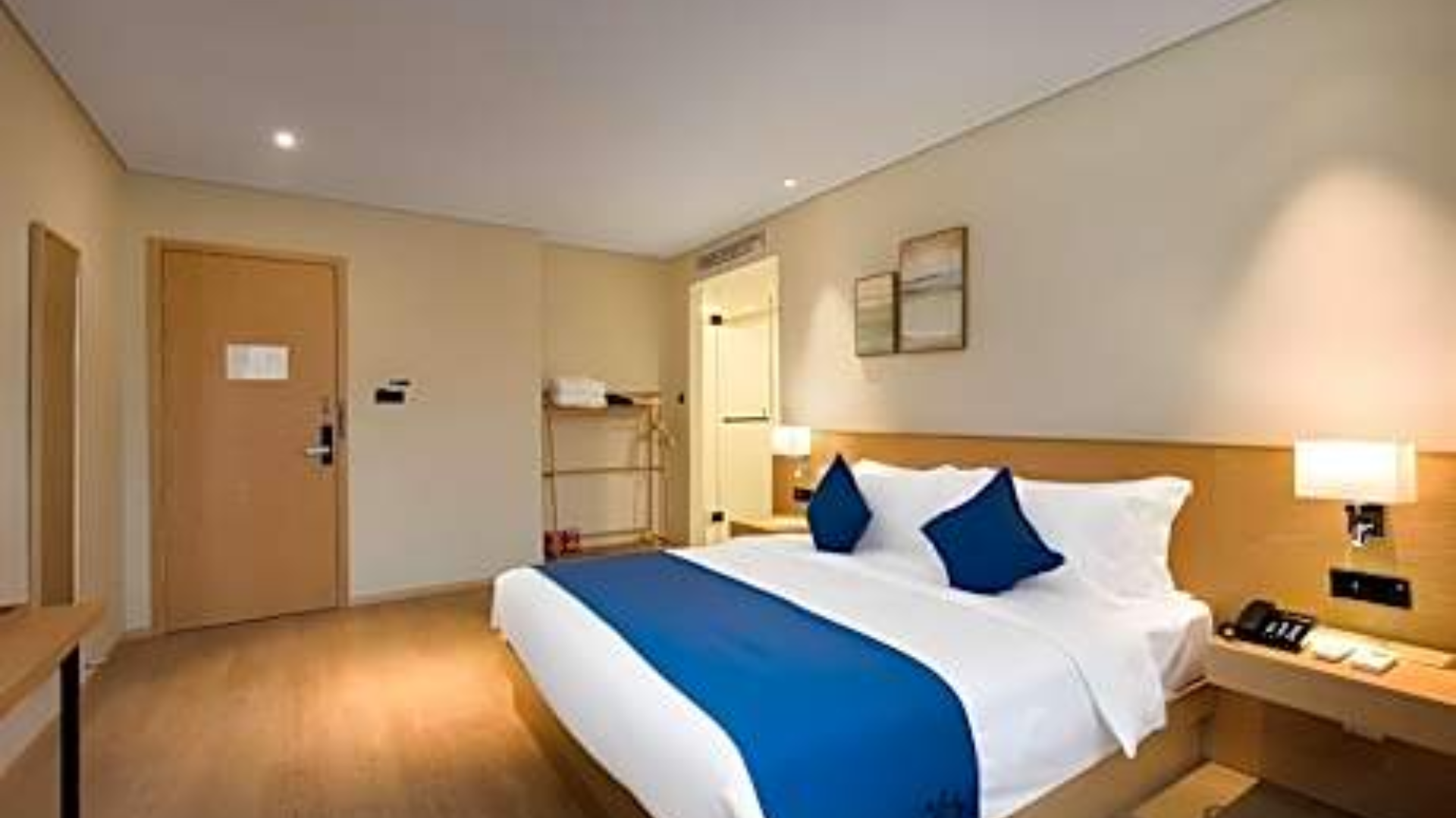 Floral Hotel Memorize Scene