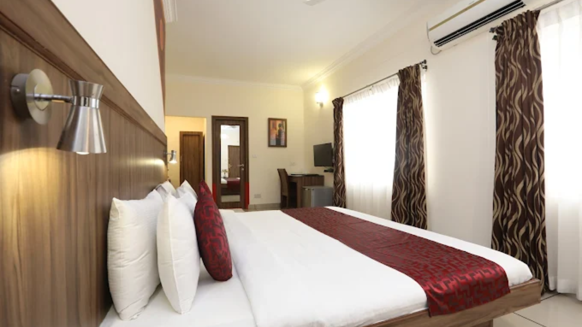Treebo Hotel Komfort Suites