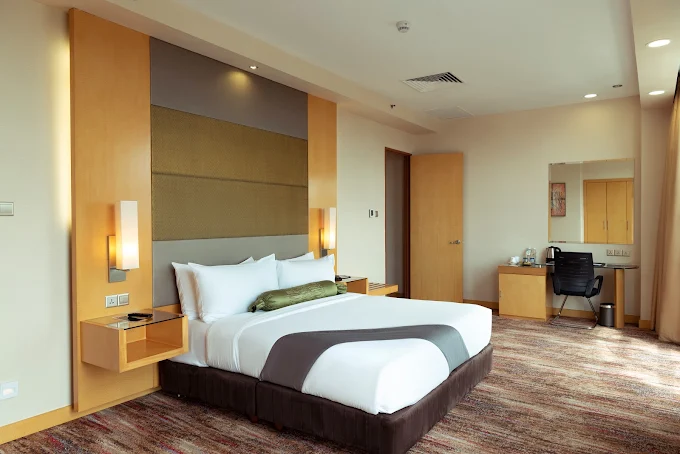 The Waterfront Hotel (or similar)