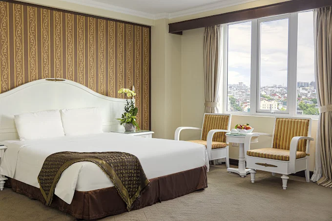 Chalcedony Hotel (or similar)