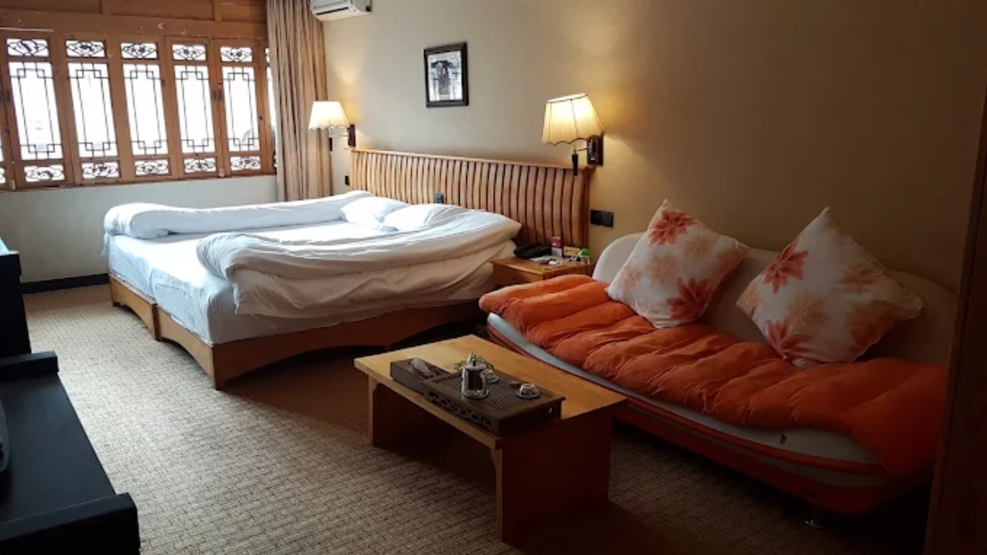 Lijiang Wangfu Hotel