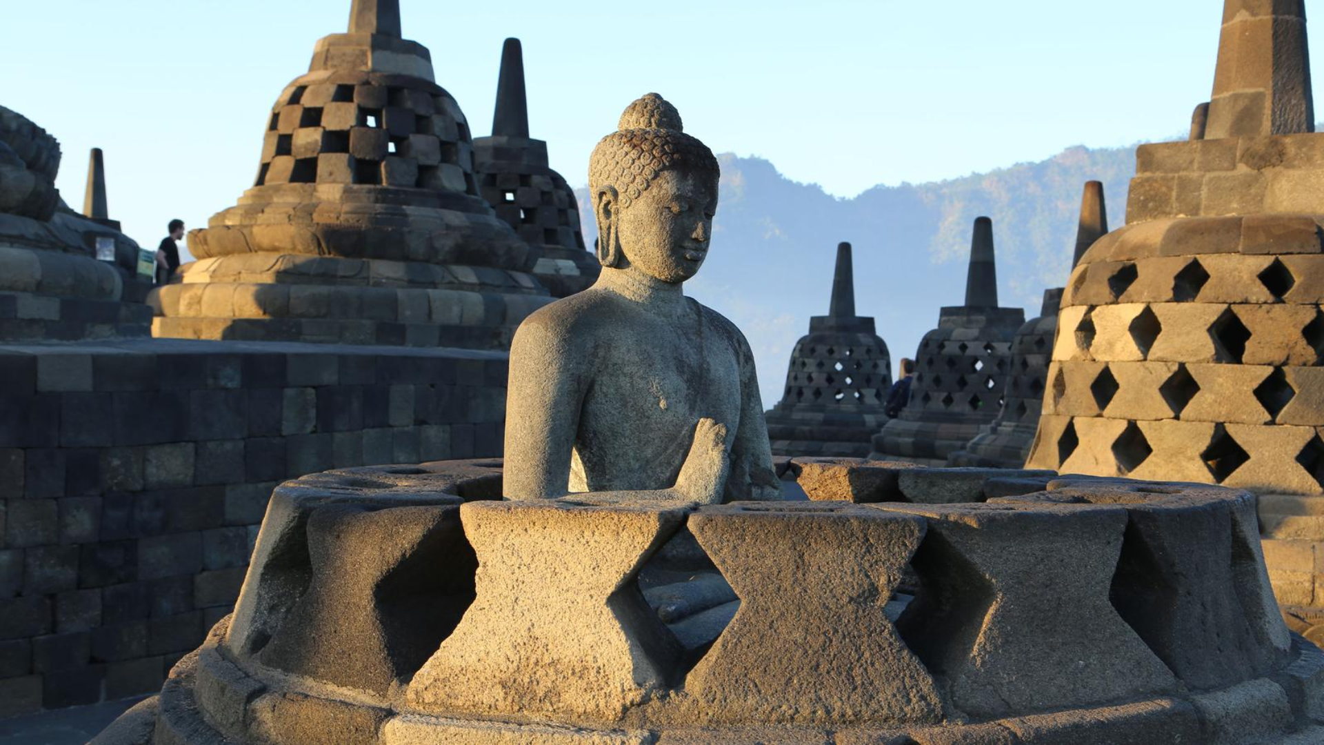 8D7N Classic Java: Borobudur & Mt Bromo (AEYS)