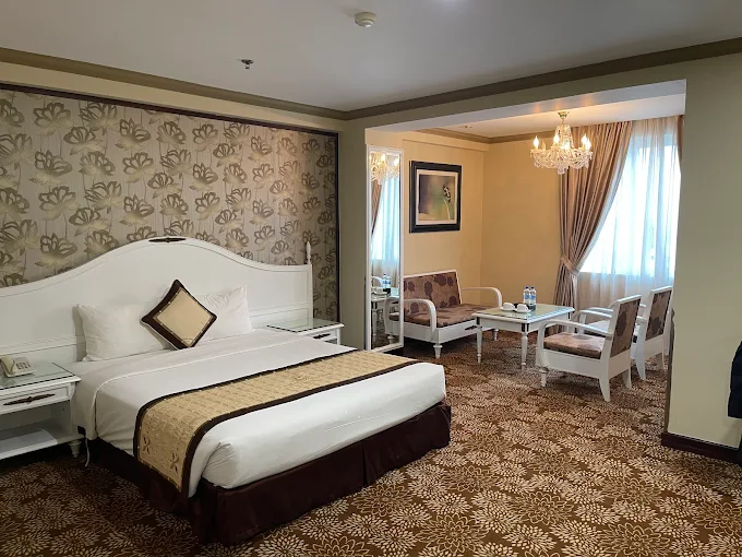Chalcedony Hotel