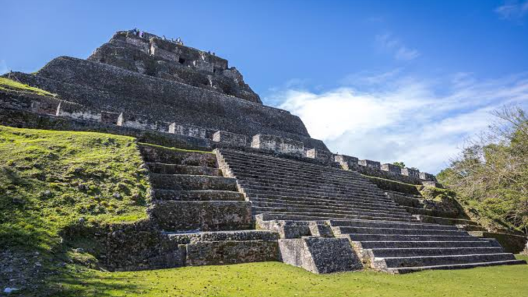 9D8N Journeys: Explore Belize