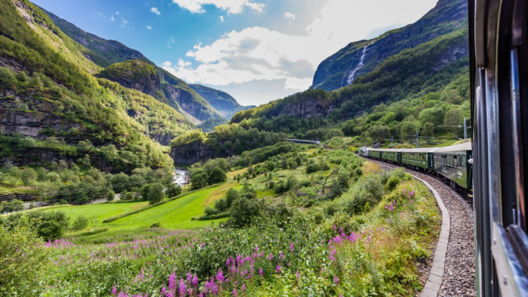 Railbookers: 10D9N Signature – Norwegian Fjord Adventure