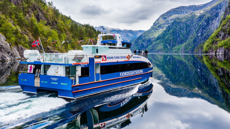 Railbookers: 10D9N Signature – Norwegian Fjord Adventure