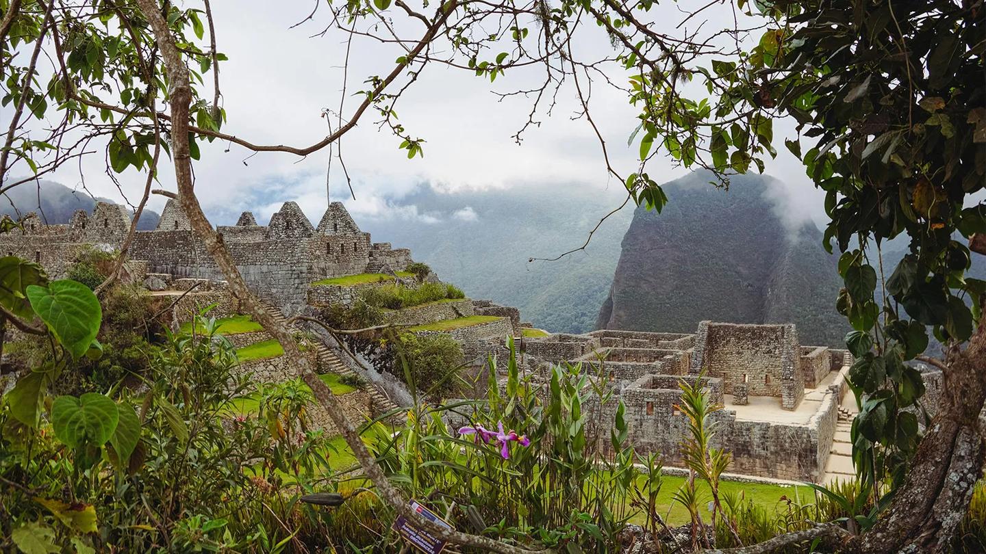16D15N Journeys: Treasures of Peru & Bolivia (SPLNG)